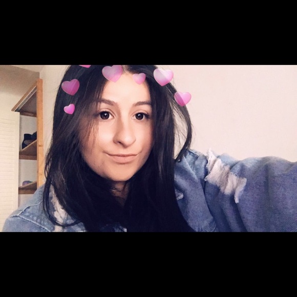 Meet your Posher, Cecilia - Picture 1 of 1